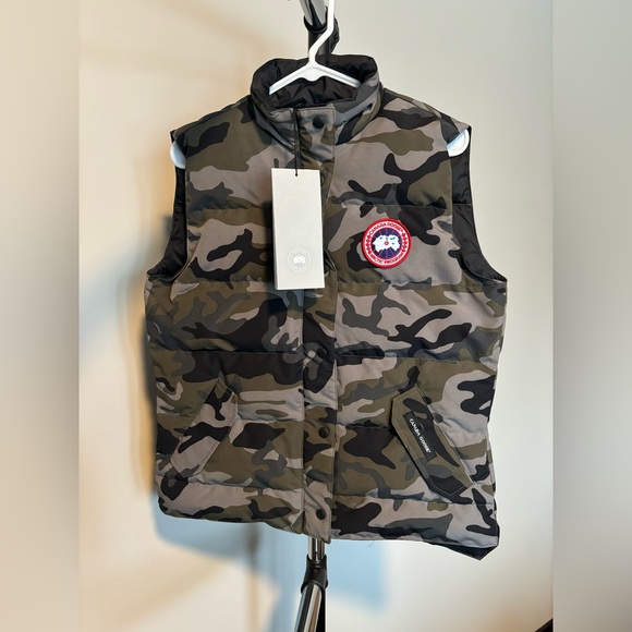 CANADA GOOSE NWT Women's Freestyle Vest Camo Size Large - Picture 1 of 4
